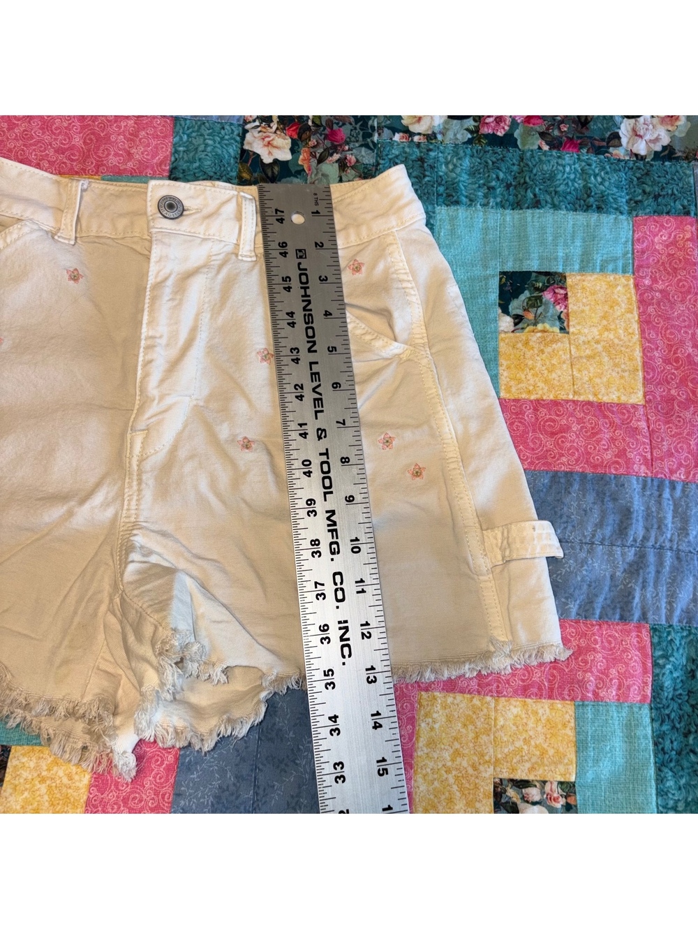 American Eagle Woman’s Size 2 White Embroidered Floral High-Rise Denim Shorts - Picture 8 of 9